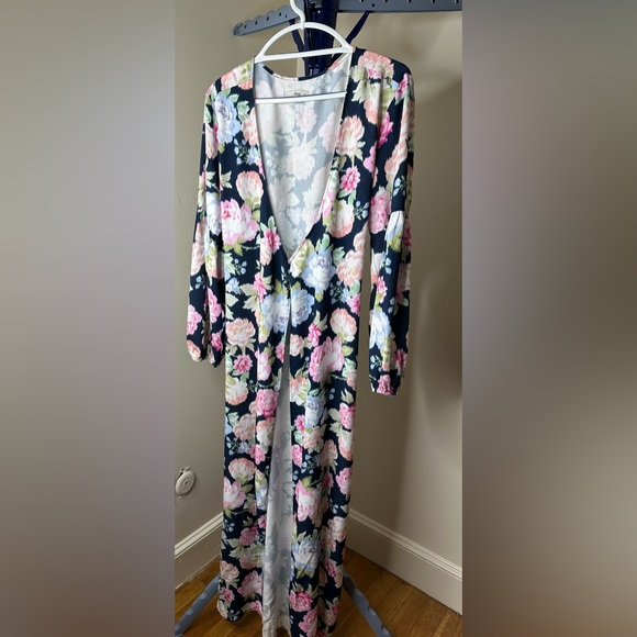 NWOT MAAJI MIDNIGHT GARDEN LONG SLEEVES COVER-UP WRAP DRESS - Picture 5 of 10